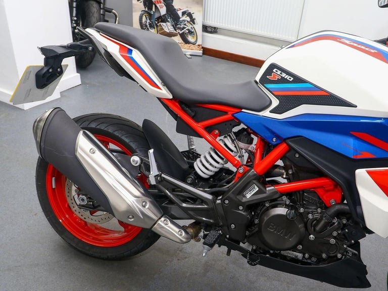 2023 '23 BMW G310R. ONLY 1,182 MILES. Heated Grips. A2 Legal. Great Value £3,695