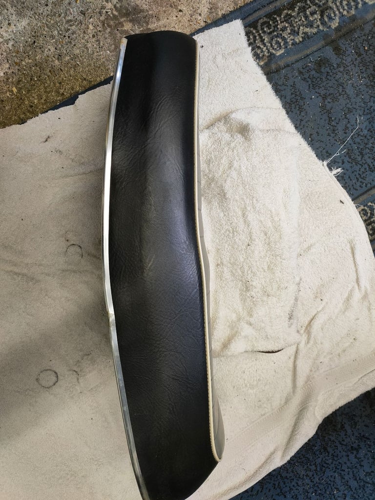 Triumph T120 1967 Seat