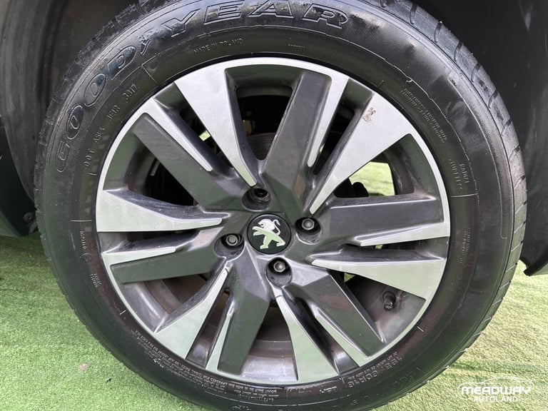 2018 Peugeot 2008 1.2 PureTech Allure Euro 6 5dr HATCHBACK Petrol Manual