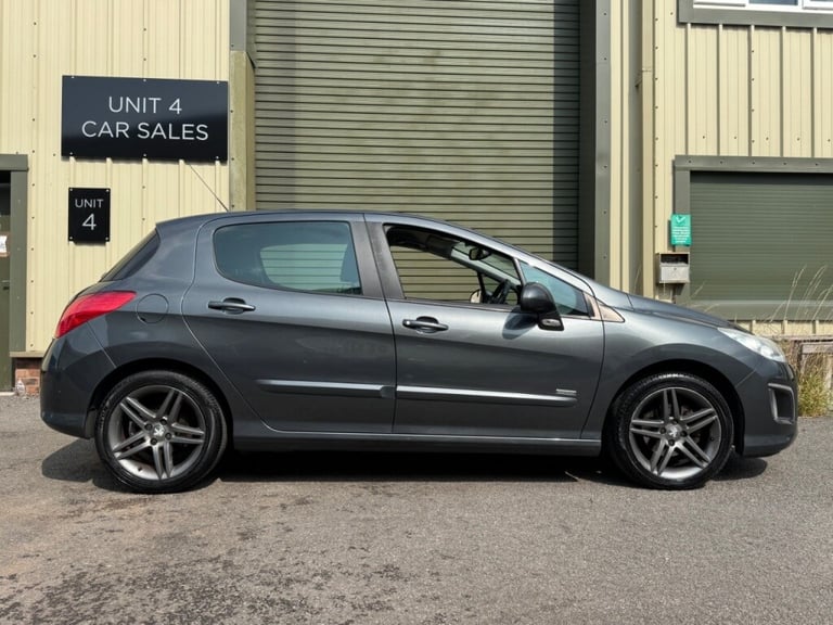 Peugeot 308 1.6 e-HDi 112 Sportium 5dr Diesel