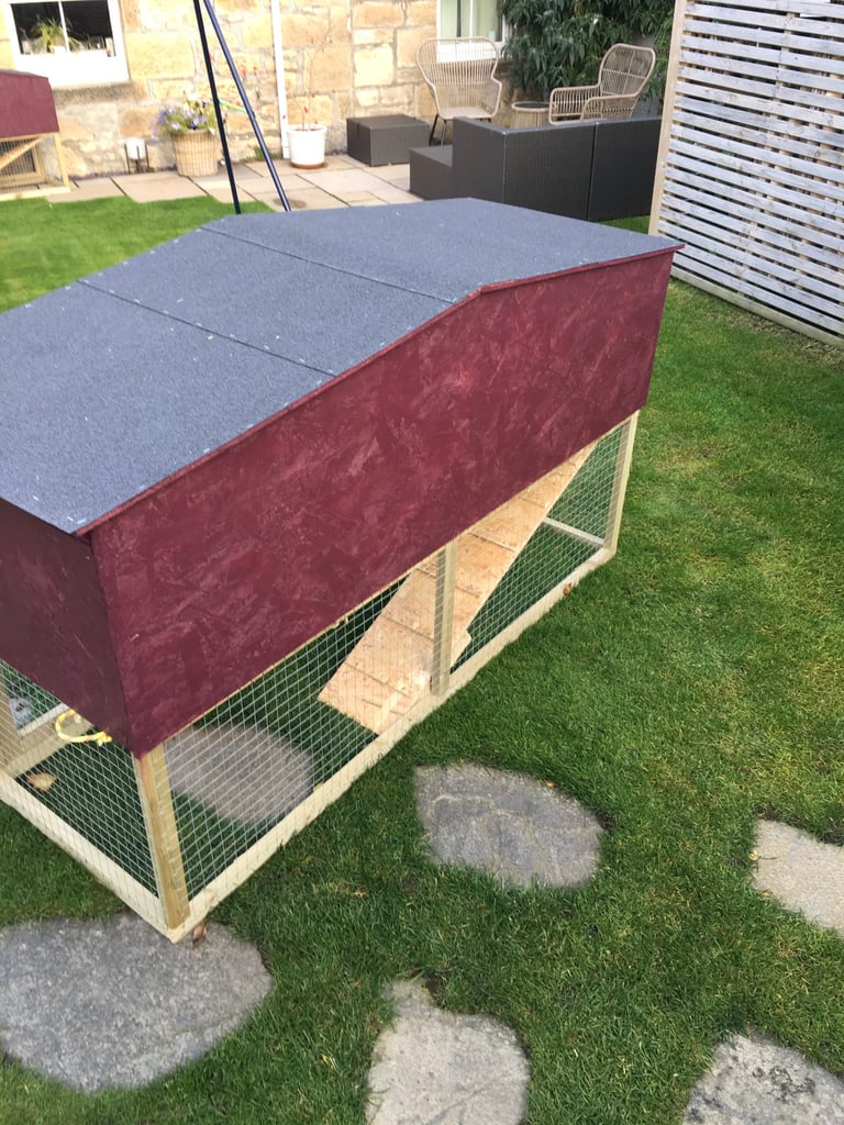 Rabbit/Guinea pig hutch large 1.7m