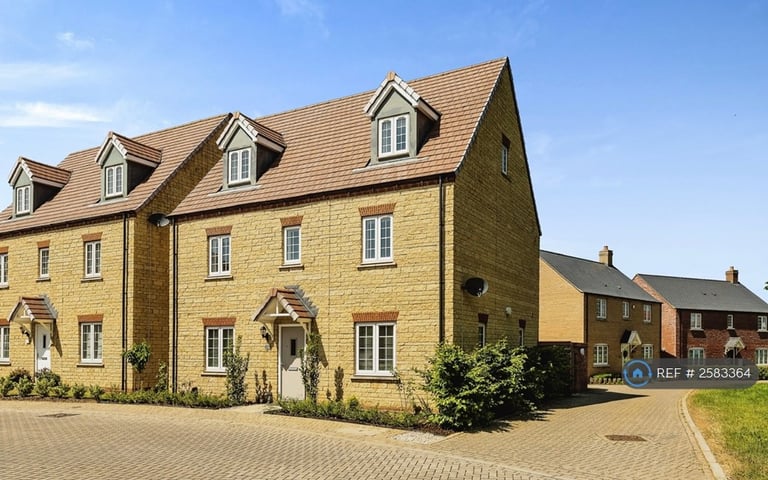 5 bedroom house in Redcar Road, Bicester, OX26 (5 bed) (#2583364)
