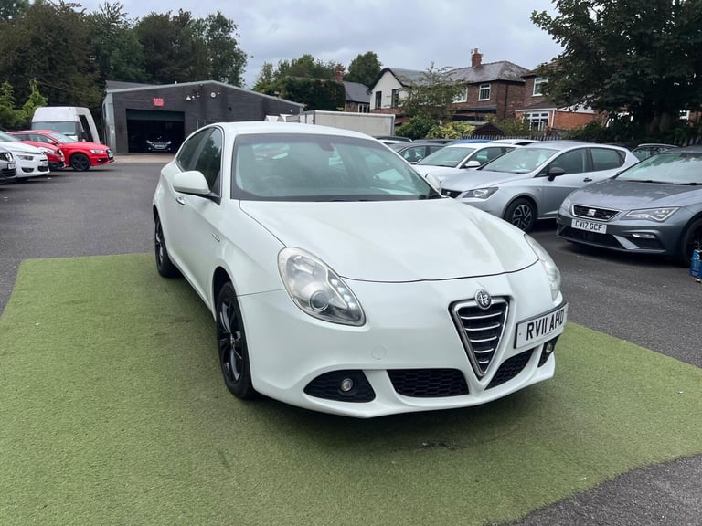 2011 Alfa Romeo Giulietta 1.4 TB MultiAir Lusso Euro 5 (s/s) 5dr HATCHBACK Petrol Manual