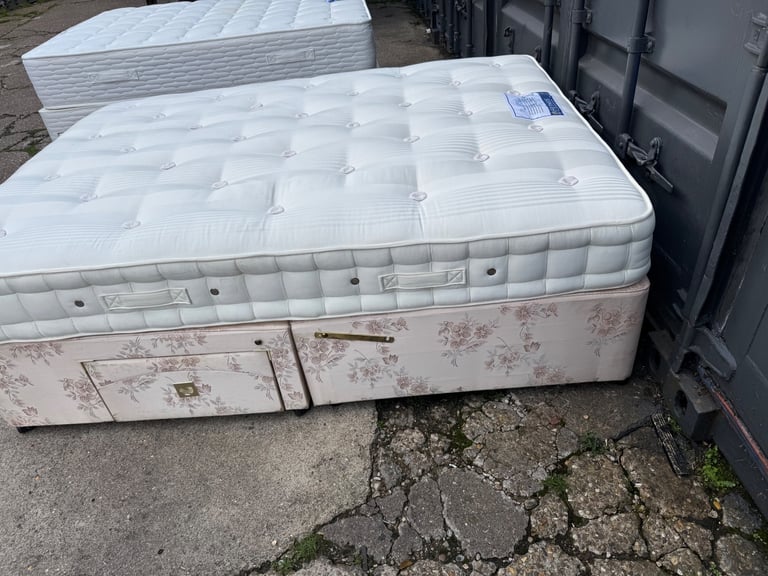 Hyponus Doube Bed and Mattress 