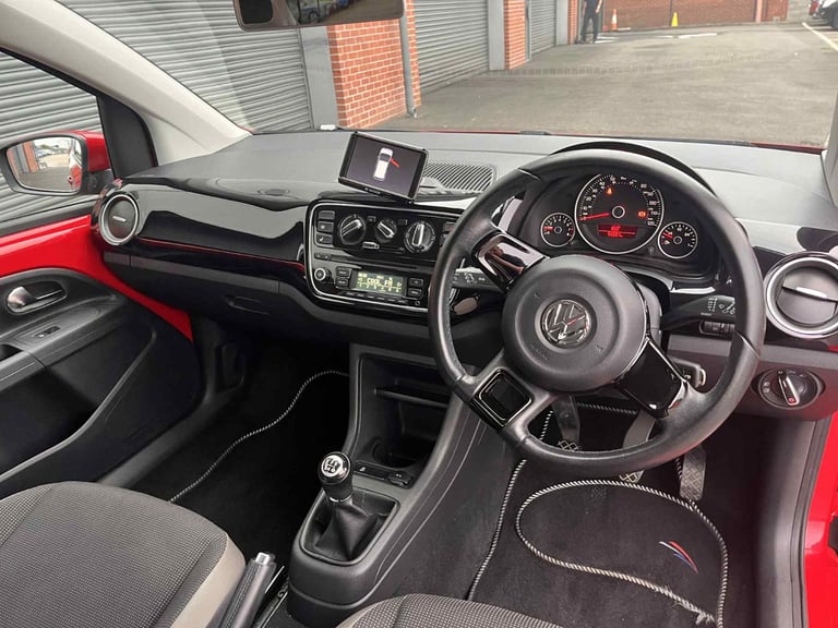 Volkswagen, UP, Hatchback, 2012, Manual, 999 (cc), 3 doors
