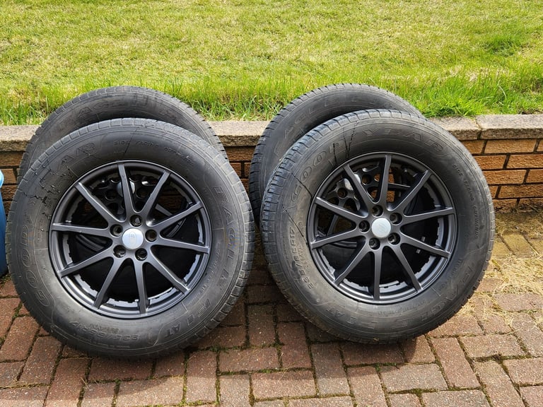 4 x Genuine Land Rover 17 inch alloys 