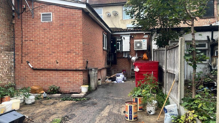 Fully Equipped Chicken & Chips Shop Lease for Sale in Chadwell Heath