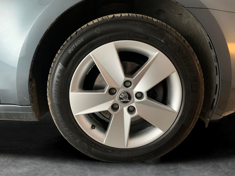 2020 Skoda Octavia 1.6 TDI SE Technology Estate 5dr Diesel Manual Euro 6 (s/s) (115 ps) - DRIV Es...