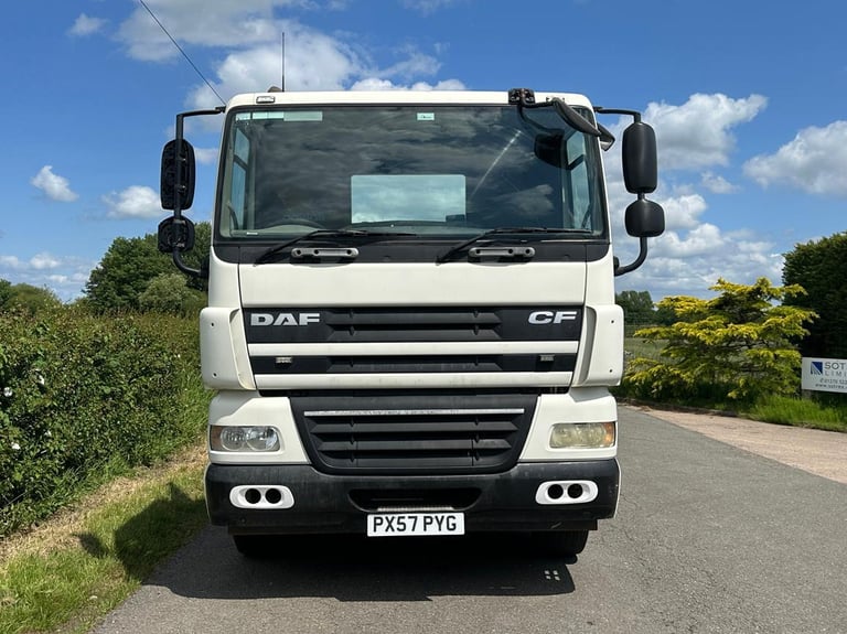 DAF TRUCKS CF85 360 8 X 2 Beavertail