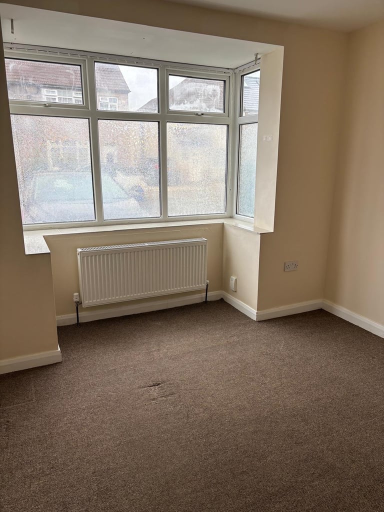 Ground Floor One Bedroom Flat Parking & Garden