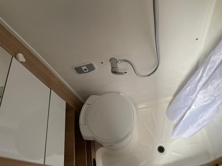 Auto-Trail V-Line 610 Sport - 2024 - Rear Lounge - Motorhome For Sale