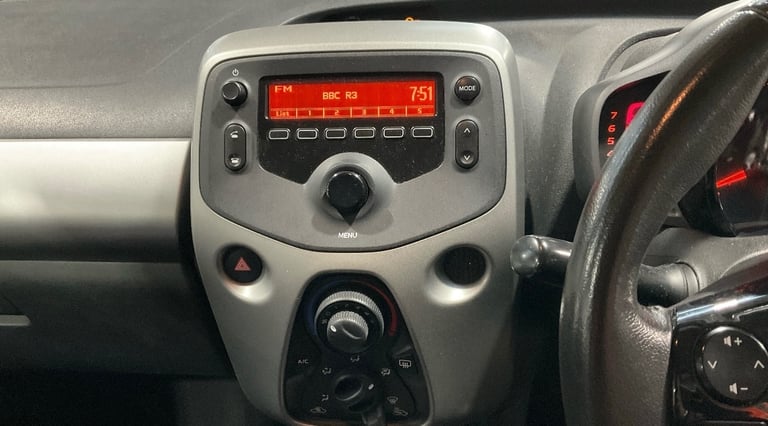 2015 Toyota AYGO 1.0 VVT-i X-Play 5dr HATCHBACK Petrol Manual