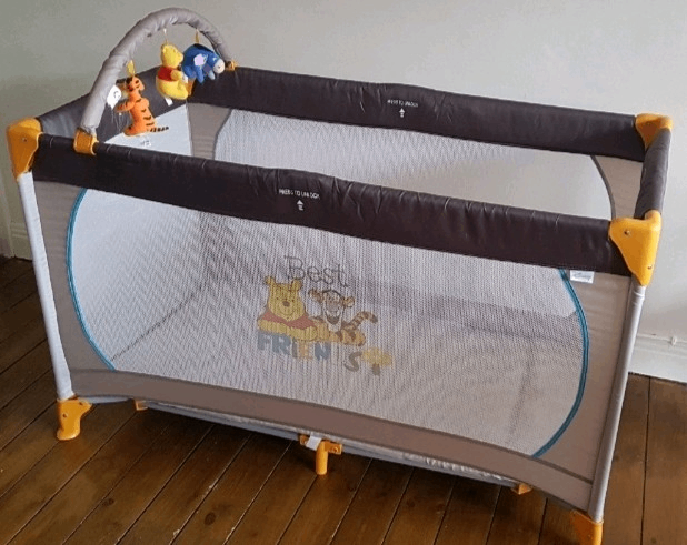 Hauck Travel Cot - Winnie The Pooh Dream 'n' Play