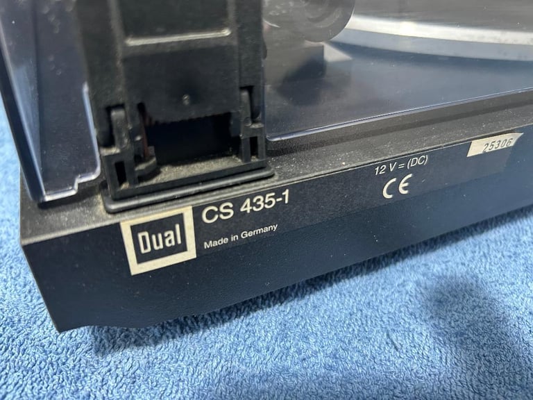 PENDING. CS 435-1 Record player turntable