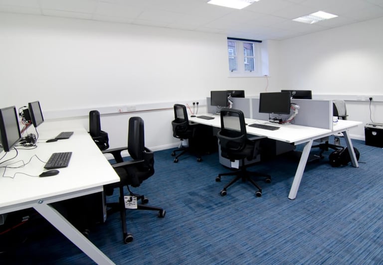Fulham Serviced Offices - Sizes From 6 to 13 Desks - Flexible Furnished Spaces SW6