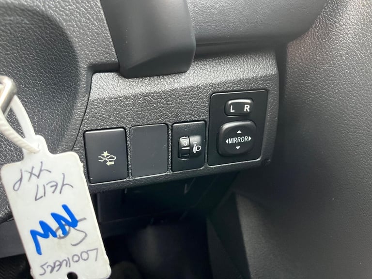 2017 Toyota Auris 1.6 D-4D Business Edition Euro 6 (s/s) 5dr (Safety Sense) HATCHBACK Diesel Manual