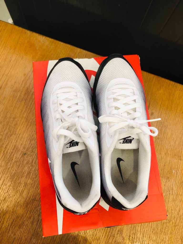 Nike Air Max Invigor Trainers size 8 Men’s – £40 (Negotiable)