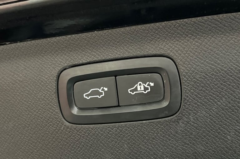 2020 69 VOLVO XC90 2.0 B5 MHEV MOMENTUM SUV 5DR DIESEL HYBRID AUTO 4WD EURO 6 (S