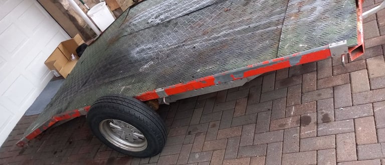 Car trailer ideal for ride on mower too