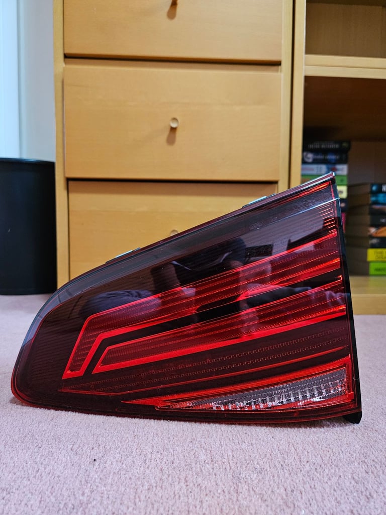 VW Golf 7.5 RIGHT INNER tail light