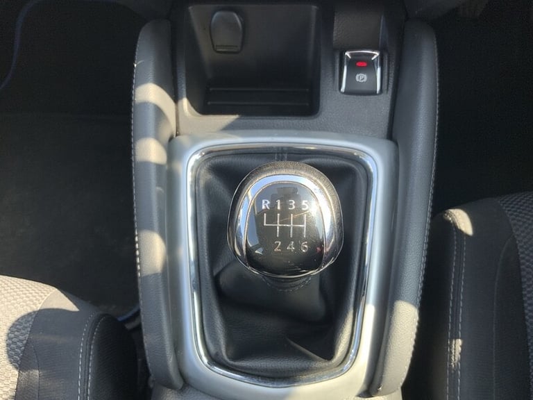 2017 Nissan Qashqai DIG-T Acenta SUV Petrol Manual