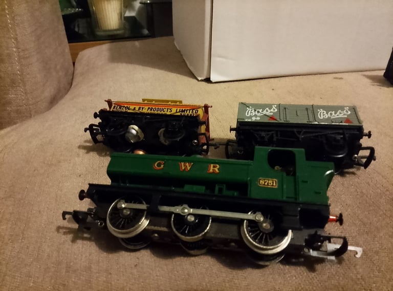 image for Gwr loco oo gauge and 2 wagons