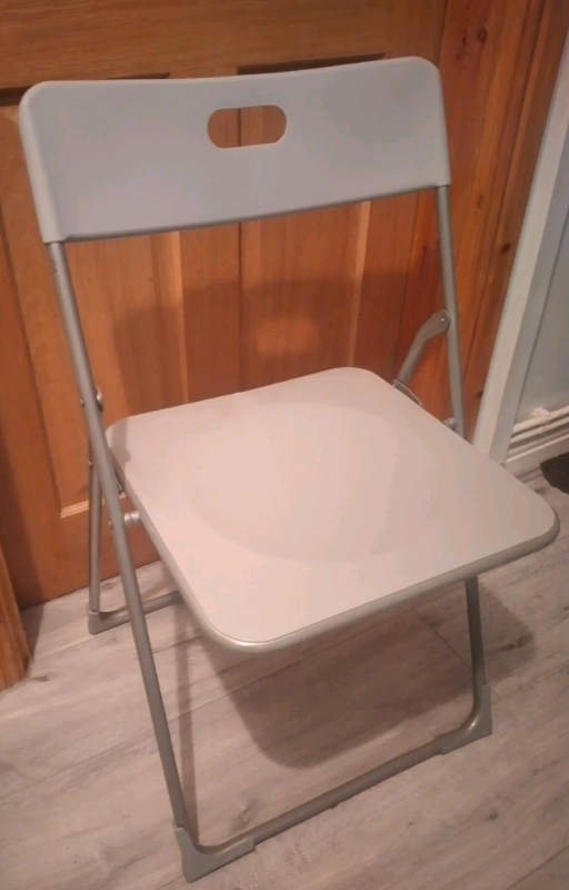 Foldable chair 
