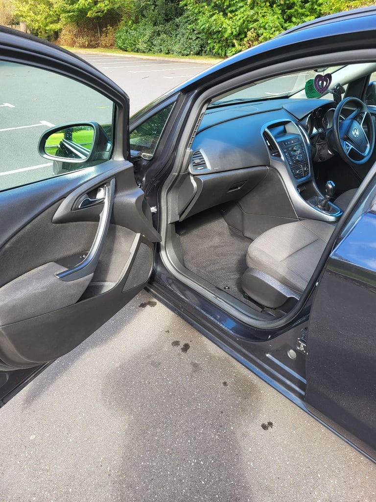 Vauxhall, ASTRA, Estate, 2015, Manual, 1598 (cc), 5 doors