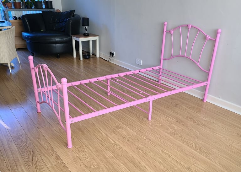 35 pounds if collected by you. 10 pounds extra if I deliver. (Assembled)