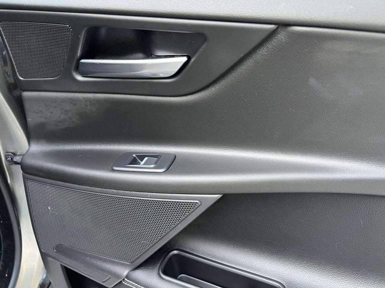 2019 Jaguar XE 2.0d R-Sport Saloon 4dr Diesel Auto Euro 6 (s/s) (180 ps) Saloon Diesel Automatic