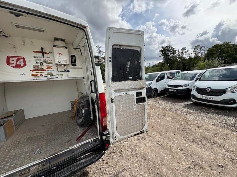 2000 Iveco DAILY 2000 35S11 LWB Daily 2000 35S11 LWB Camper DIESEL Manual