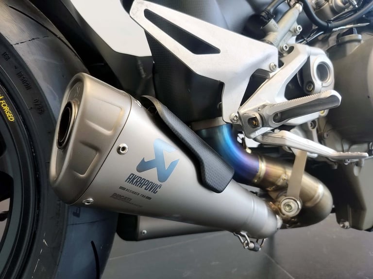 2022 Ducati Streetfighter V4S Red 2,160 Miles Akro Cans | £270 Dep & £270 pcm