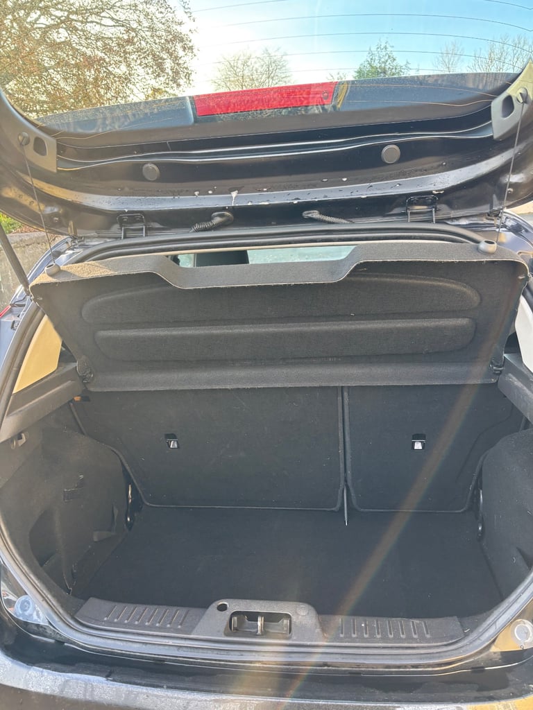 Ford, FIESTA, Hatchback, 2014, Manual, 1498 (cc), 5 doors