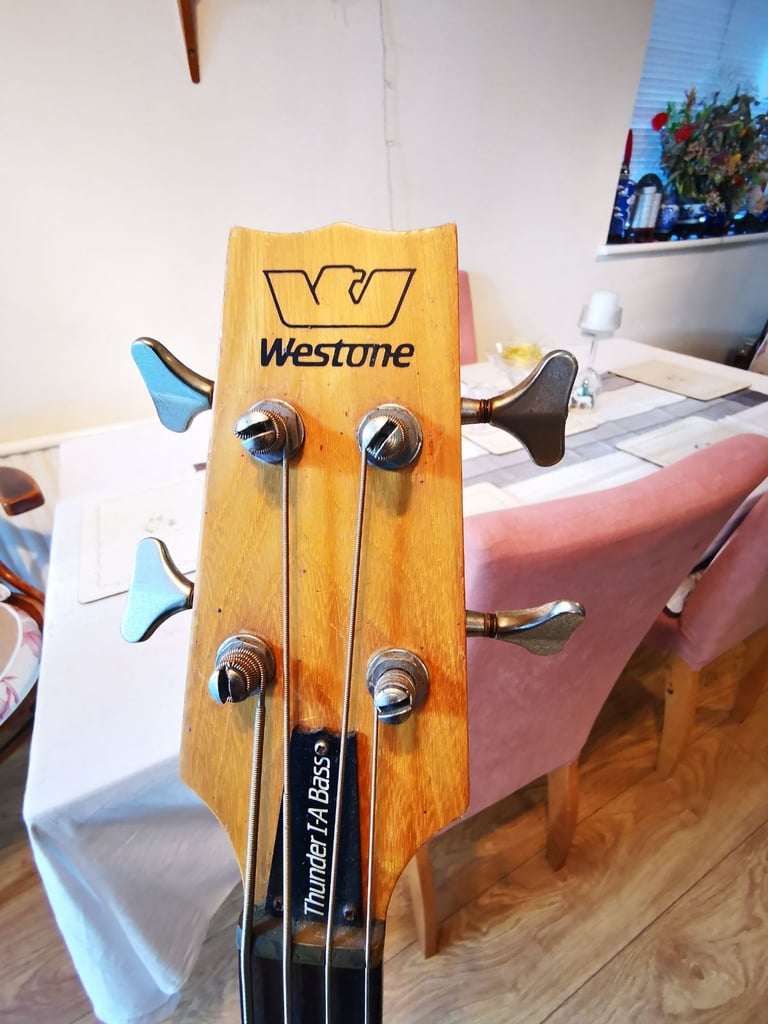 Westone Thunder 1a Vintage Bass Guitar 