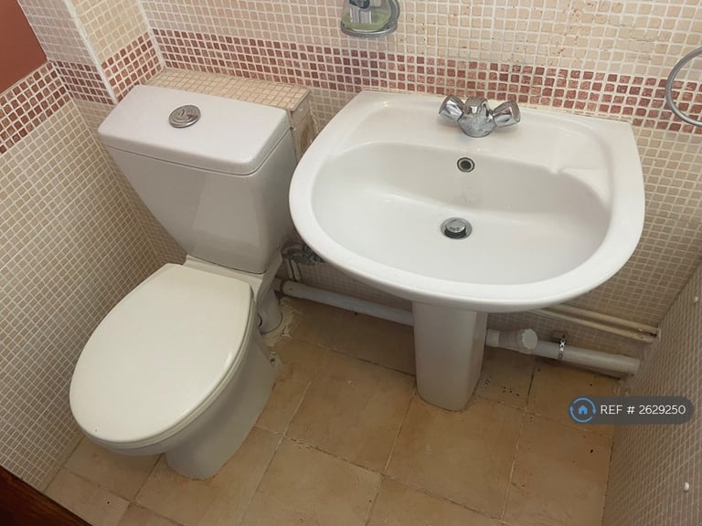 4 bedroom house in Canterbury Way, Stevenage, SG1 (4 bed) (#2629250)