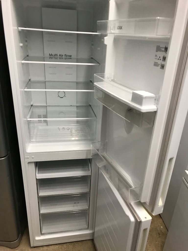 LOGIK FRIDGE FREEZER WITH WATER DISPENSER IN EXCELLENT CONDITION £170