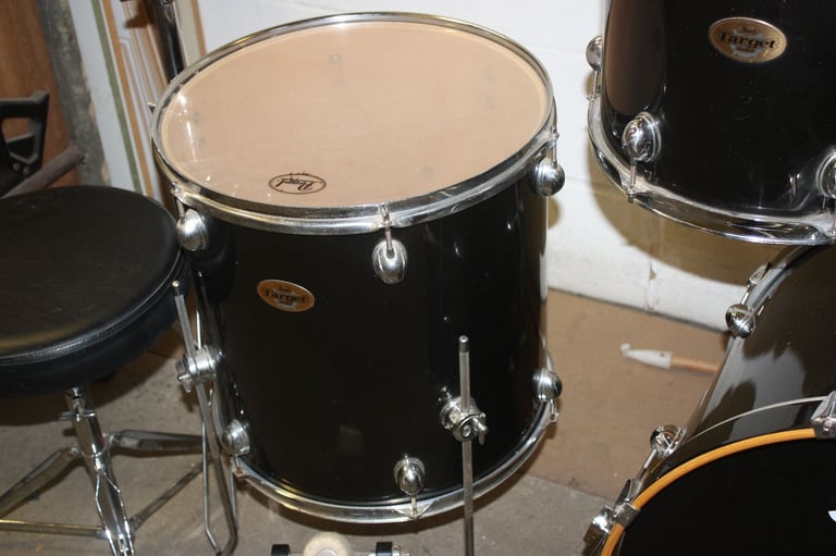 Pearl Target Series Black 5 Piece Refurbished Rock Drum Kit ~ 22in Bass + All Hardware ~ £350 ono