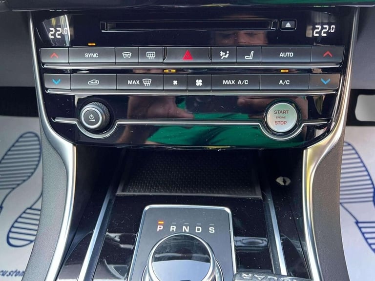 2019 Jaguar XE 2.0d R-Sport Saloon 4dr Diesel Auto Euro 6 (s/s) (180 ps) Saloon Diesel Automatic