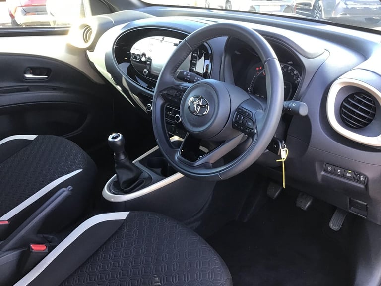 2022 Toyota Aygo X 1.0 VVT-i Edge Hatchback 5dr Petrol Manual Euro 6 (s/s) (72 ps) HATCHBACK Petr...