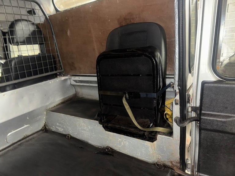 2008 Land Rover Defender 90 2.4 TDCi County Hard Top SUV 4WD SWB Euro 4 3dr PANEL VAN Diesel Manual