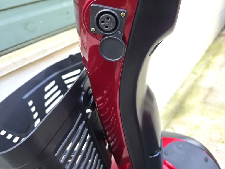 Mobility Scooter 4mph Invacare Leo