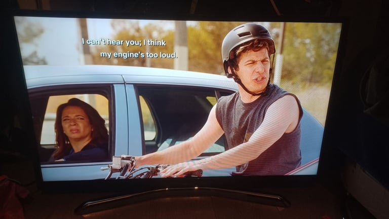 FREE DELIVERY excellent 39 BUSH LED SMART TV HDR HD ready Freeveiw channels inbuilt 