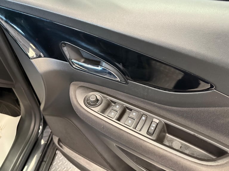 2018 Vauxhall Mokka X 1.4i Turbo ecoTEC Design Nav Euro 6 (s/s) 5dr HATCHBACK Petrol Manual