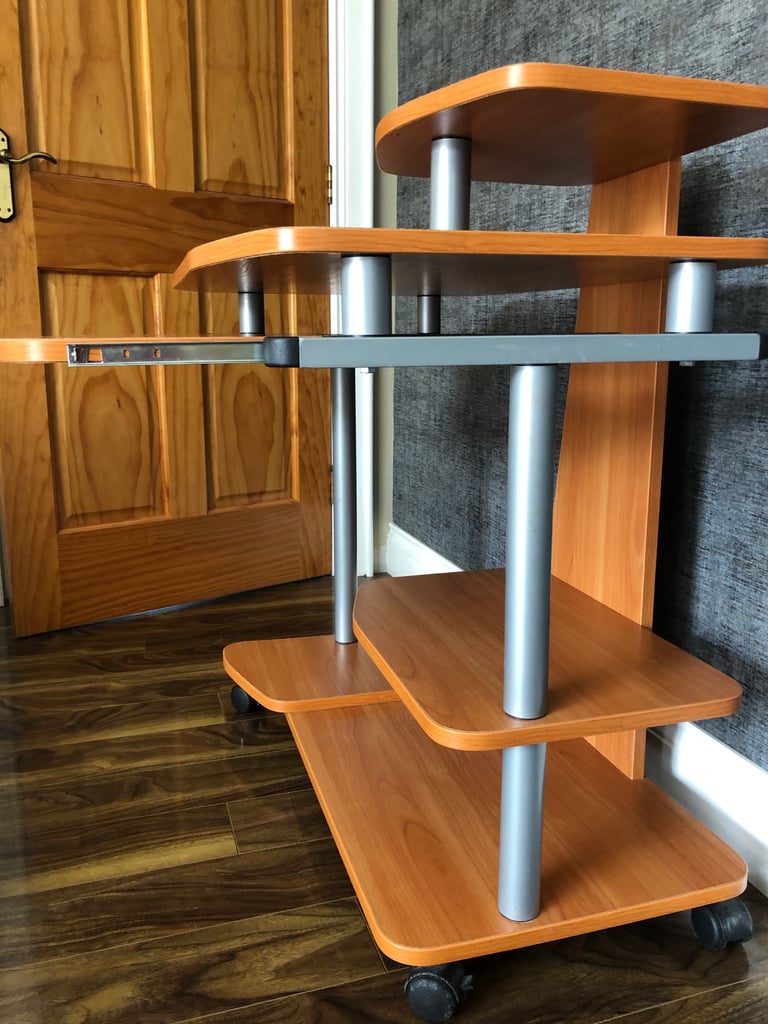 Computer desk