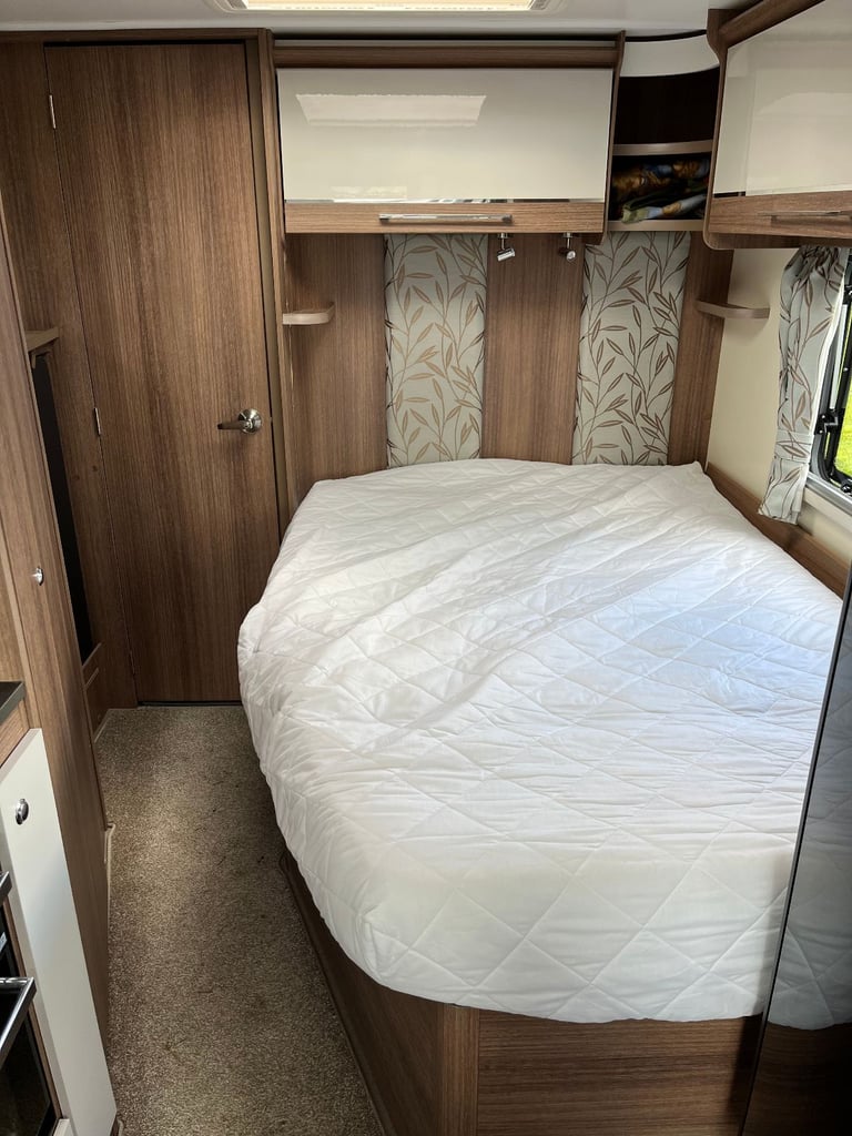 Baileys Valencia Caravan series 4 - 2018 with motor mover