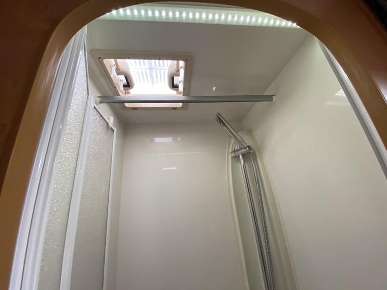 2011 AUTO-TRAIL FRONTIER MOHAWK LUXURY MOTORHOME