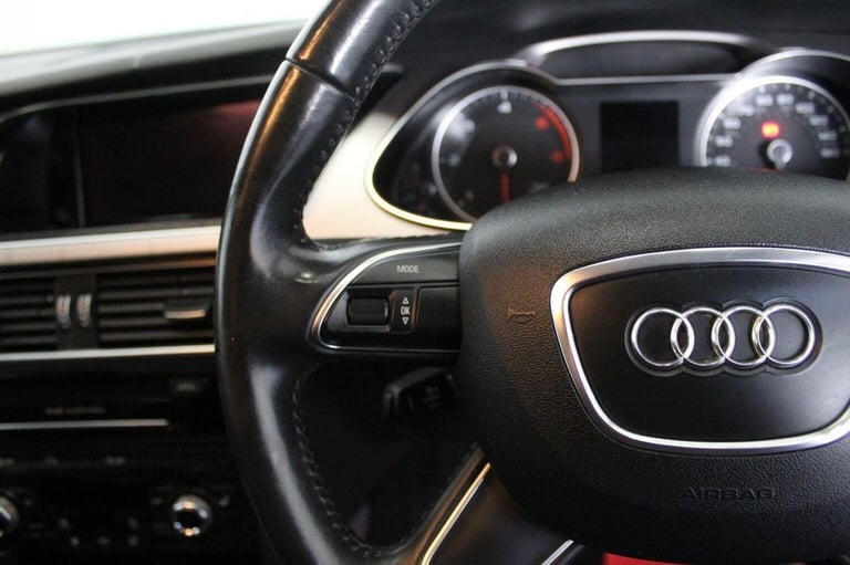 AUDI A4 2.0 TDI SE Technik quattro Euro 5 (s/s) 4dr 2013
