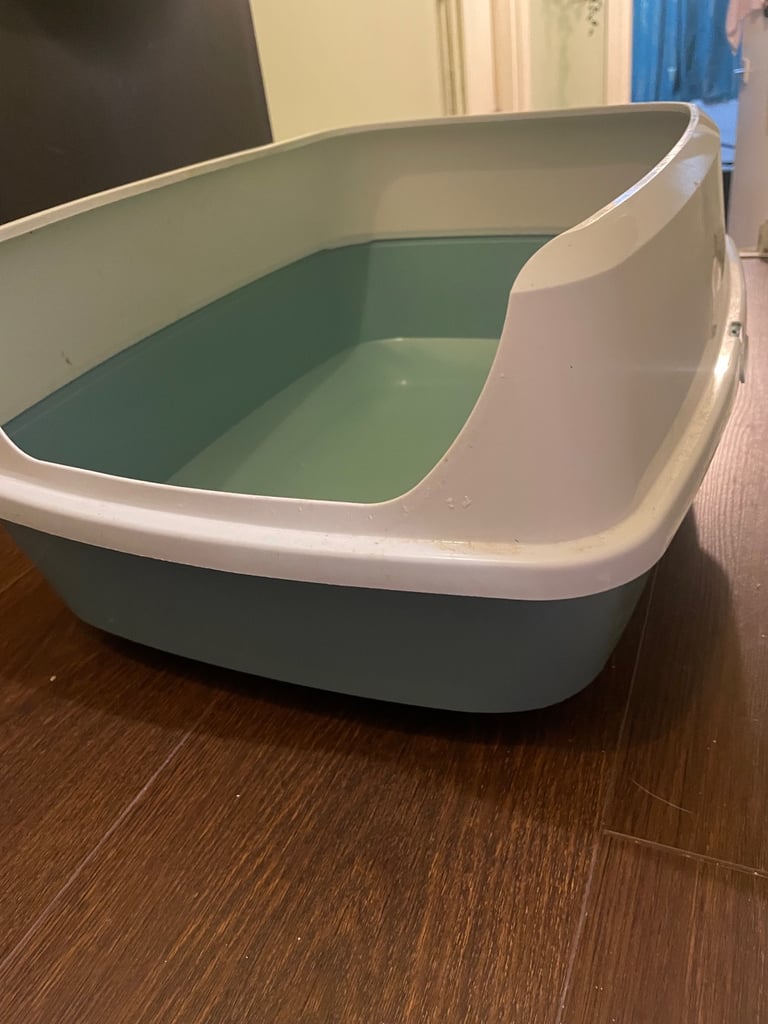 Cat litter box for sale