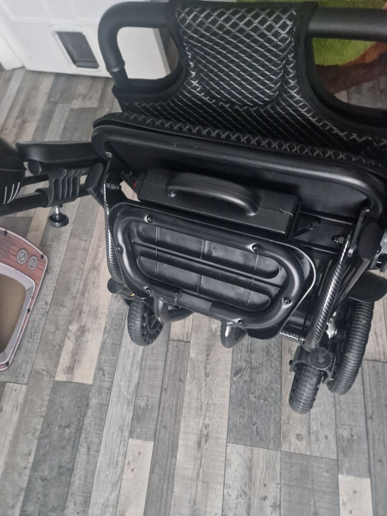 Electric wheelchair (Light Weight)