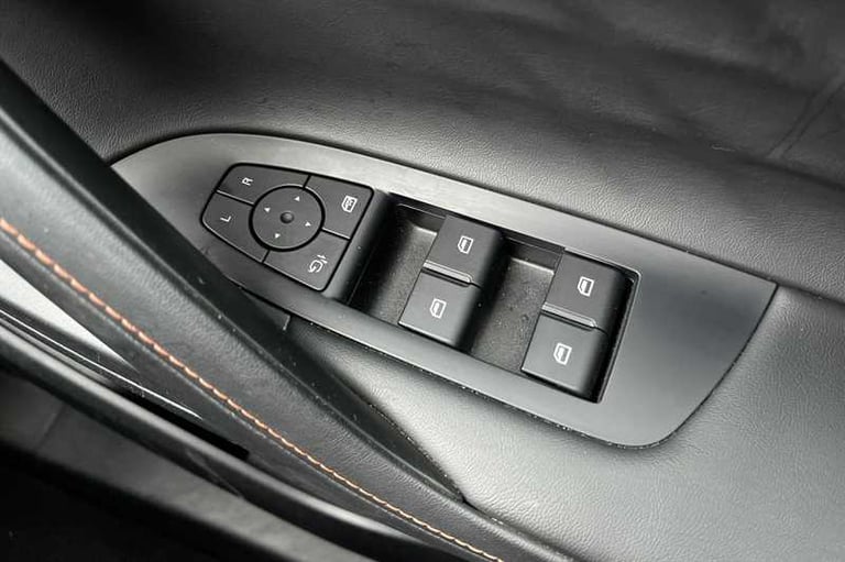 2025 MG MG HS 1.5 T-GDI Trophy 5dr DCT ESTATE PETROL Automatic